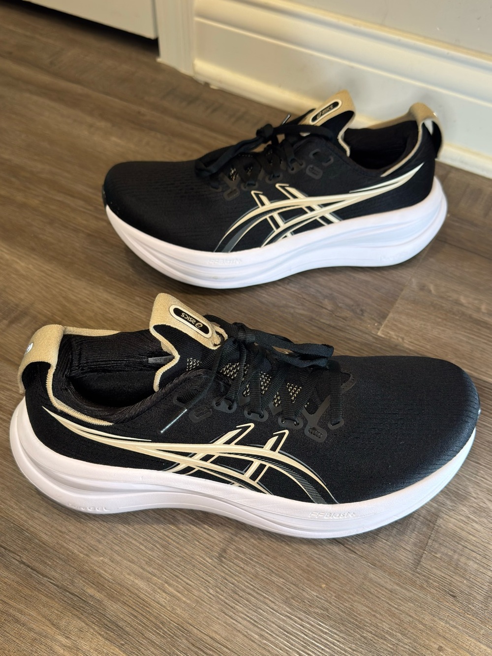 ASICS Gel-Nimbus 28 Black Feather Grey Athletic Running Sneakers